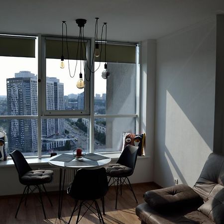 In The Sky Apartment Kiev Eksteriør billede